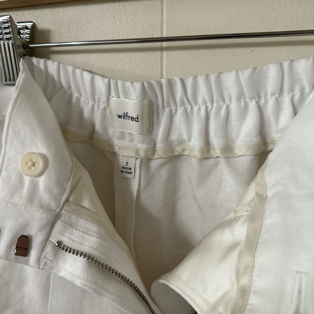 Wilfred Aritzia white high rise linen blend trouser shorts (2) - Picture 5 of 8
